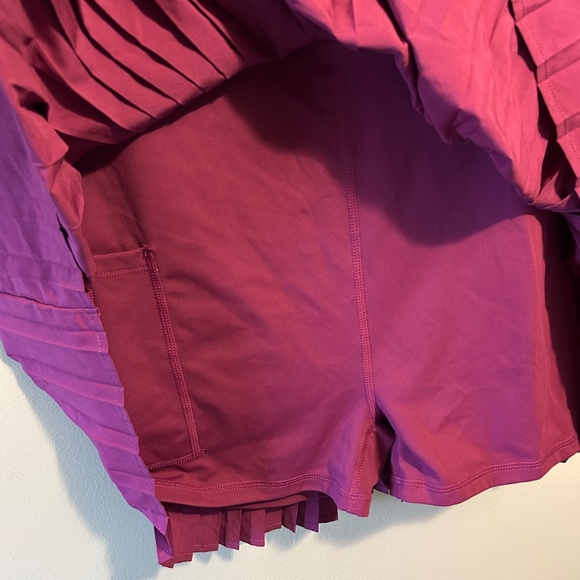 Fabletics Dress Women's Size Medium Berry Blast Hot Shot Pleated Skort dress - Picture 8 of 9